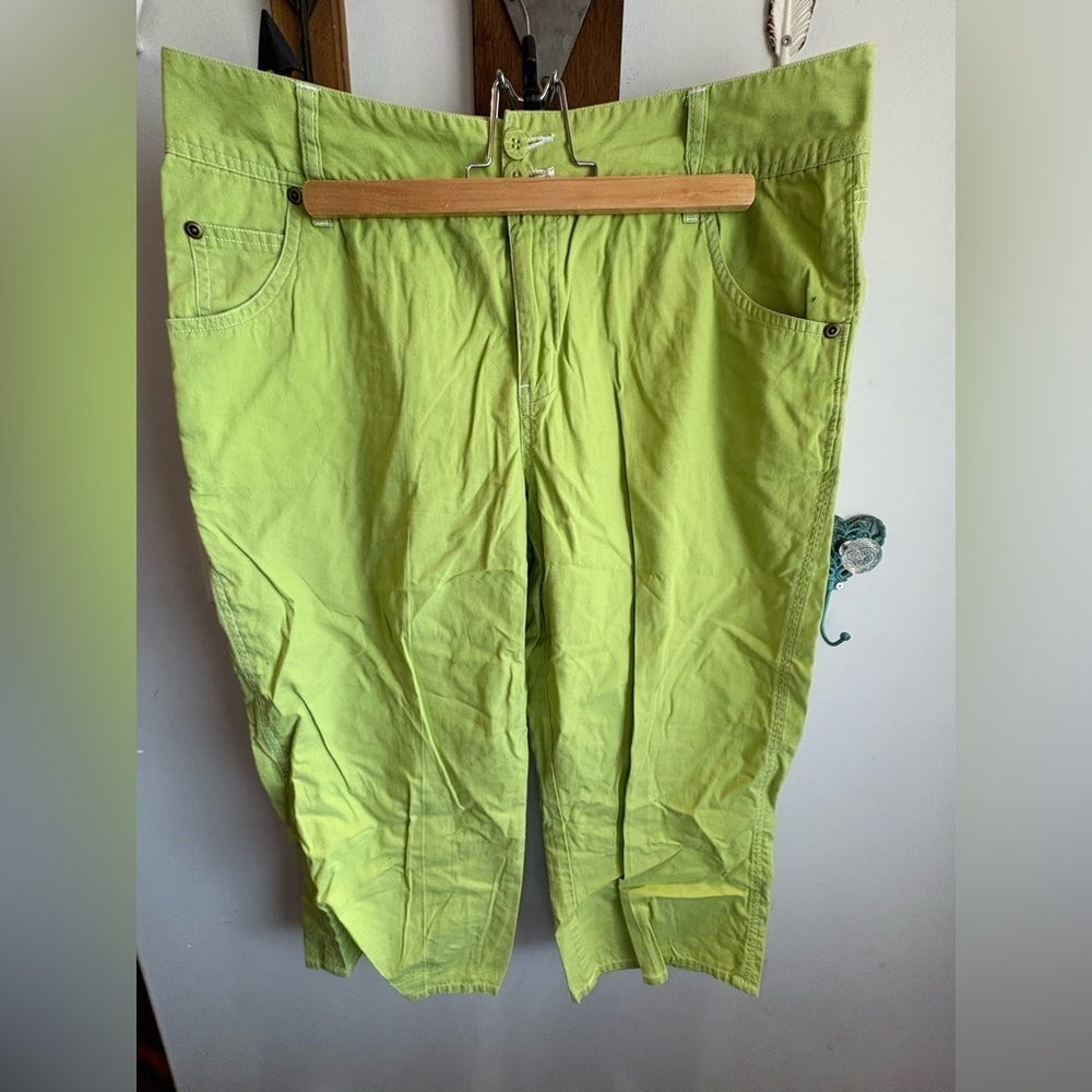 Lime Green Women’s Capri’s